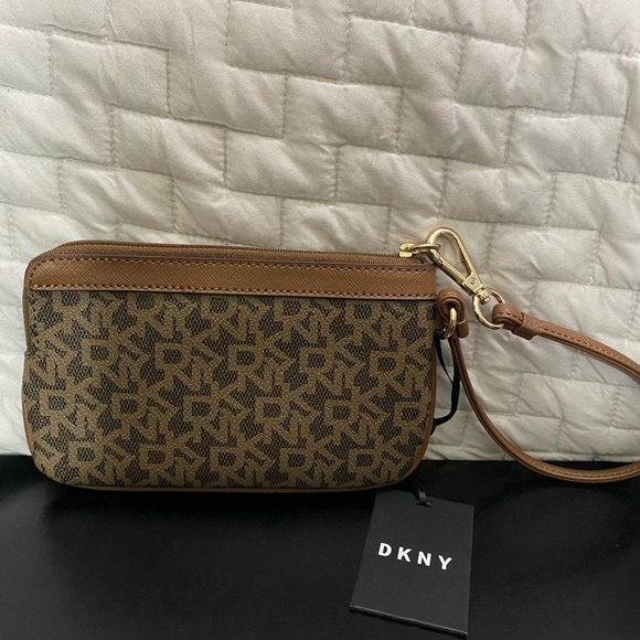DKNY Bryant Item Wristlet Brown Logo - Picture 4 of 6